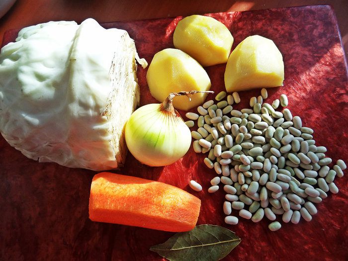 Постный суп с фасолью и овощами