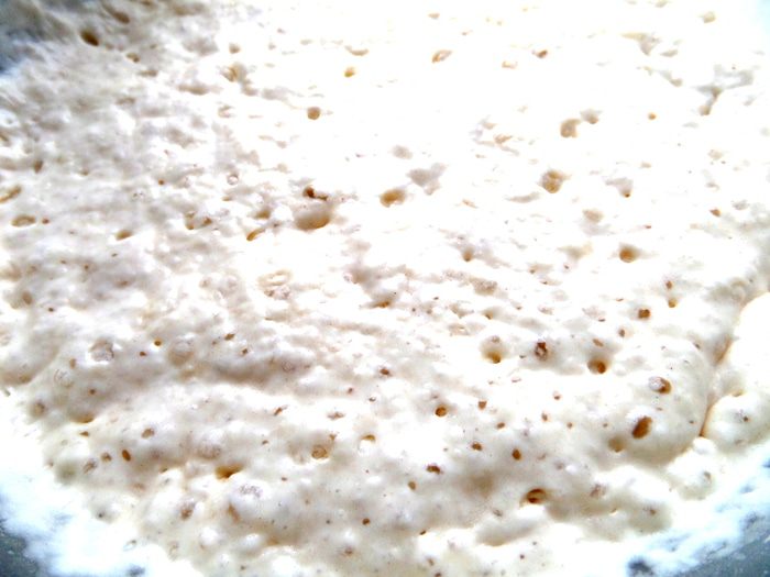 Дрожжевые блины с луково-сырной начинкой