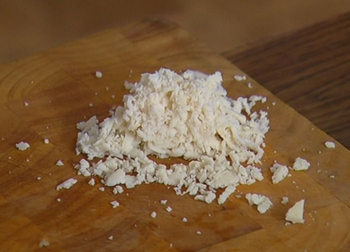 Крамбл с ревенем, грушей и марципаном 