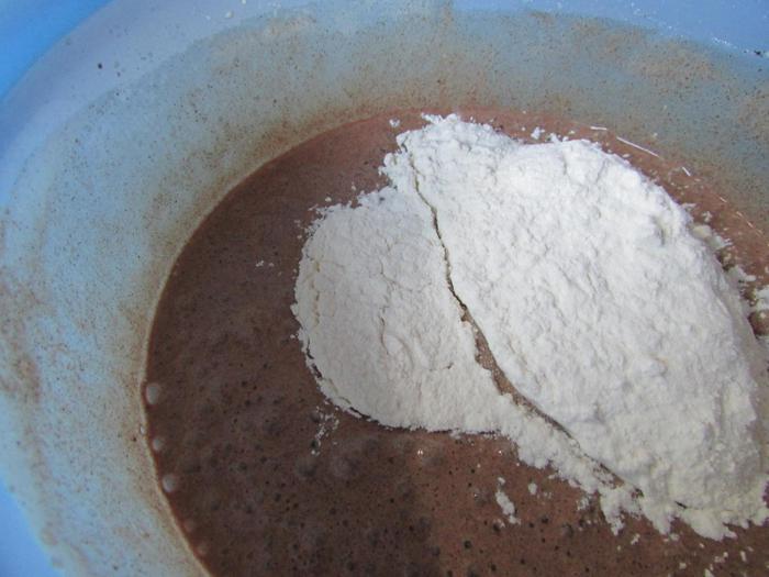 Черёмуховый пирог с шоколадной начинкой