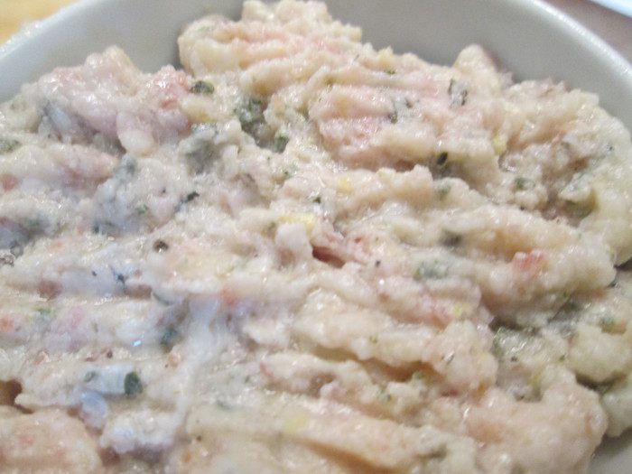 Курица с начинкой из бекона и ароматных трав