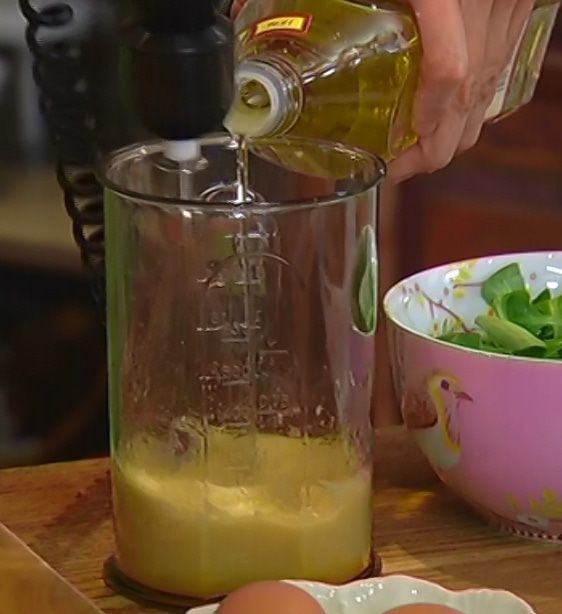 Бутерброд с яйцом и домашним майонезом 