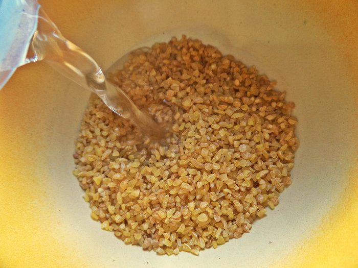 Булгур с сердечками в съедобной тарелке