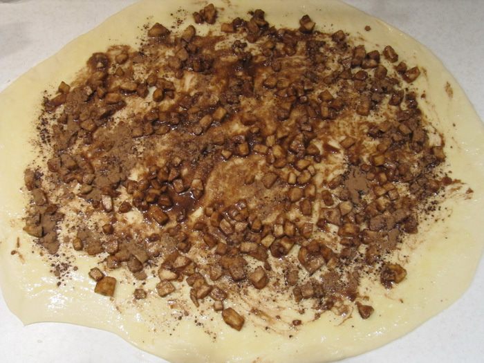 Синнабон с яблоками и карамелью (Caramel Apple Cinnamon Rolls)