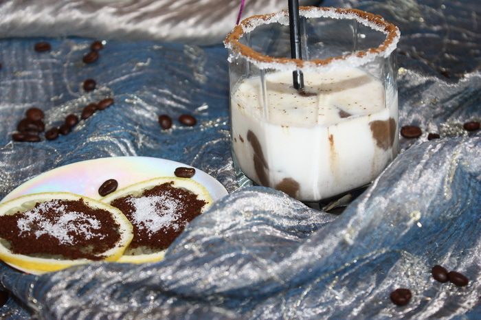 Ледяной кофе в жаркий день (Chocolat d’Eté, Frais et Gourmand)