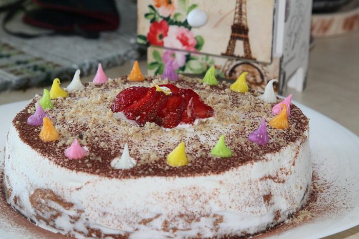 Шоколадный торт с грецкими орехами