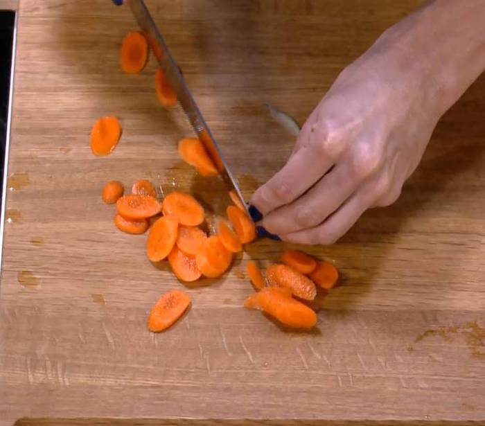 Кускус с овощами и миндальным песто 