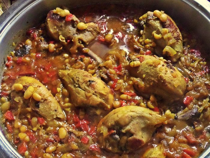 Карри с курицей и фасолью