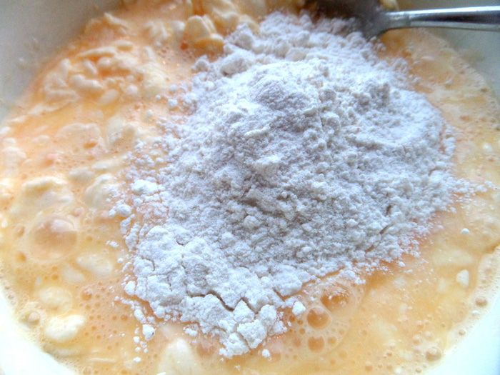 Кекс с брокколи, оливками и пармезаном