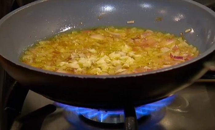 Биточки из риса, перловки и чечевицы 