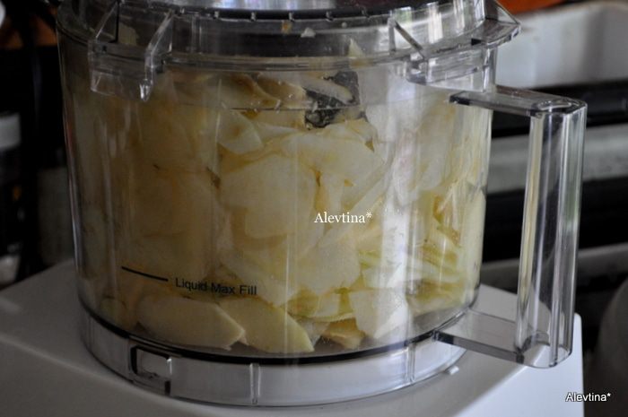 Яблочный пирог с корицей