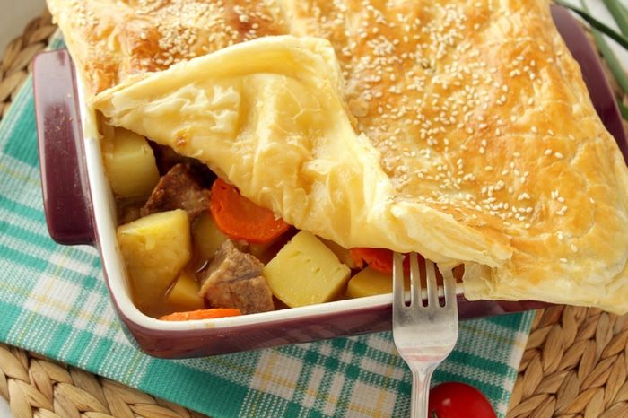 Томленое мясо и овощи в пиве