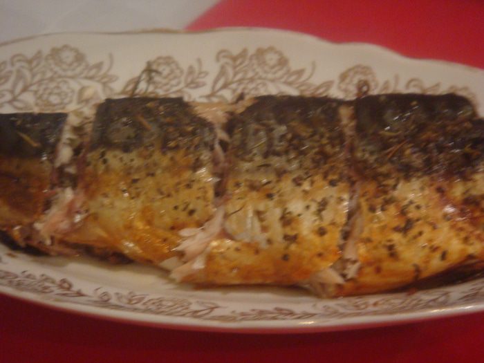Запеченная скумбрия с травами