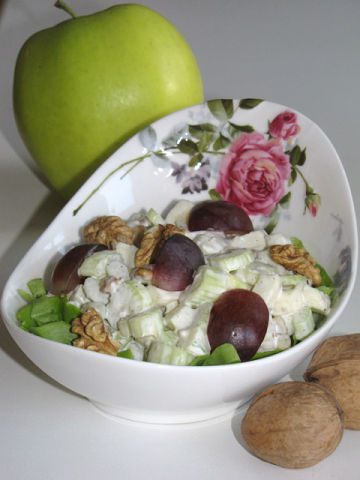 Вальдорфский салат с грейпфрутом