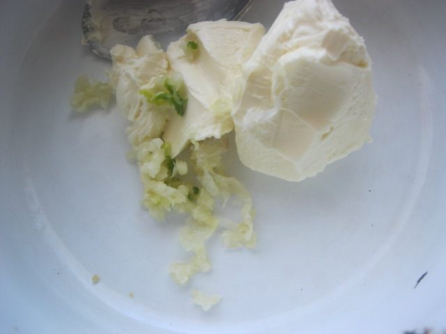 Мягкие чесночные булочки
