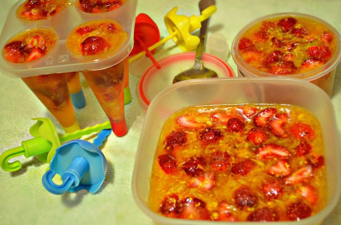 Сорбе из мандаринов и клубники