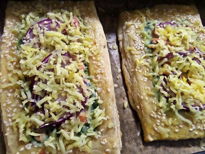 Слойки с картошкой и лососем