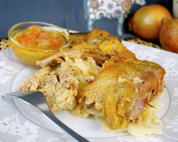 Фаршированная цесарка с капустой