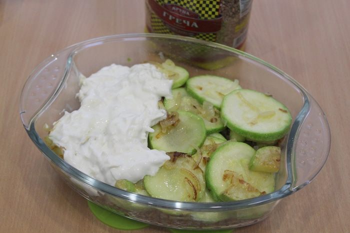 Запеканка с гречкой и кабачком