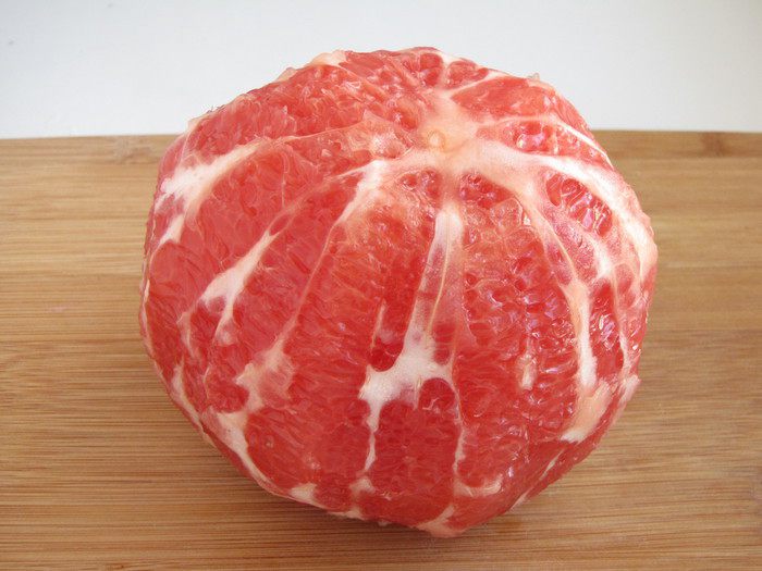 Филе белой рыбы с грейпфрутовой сальсой