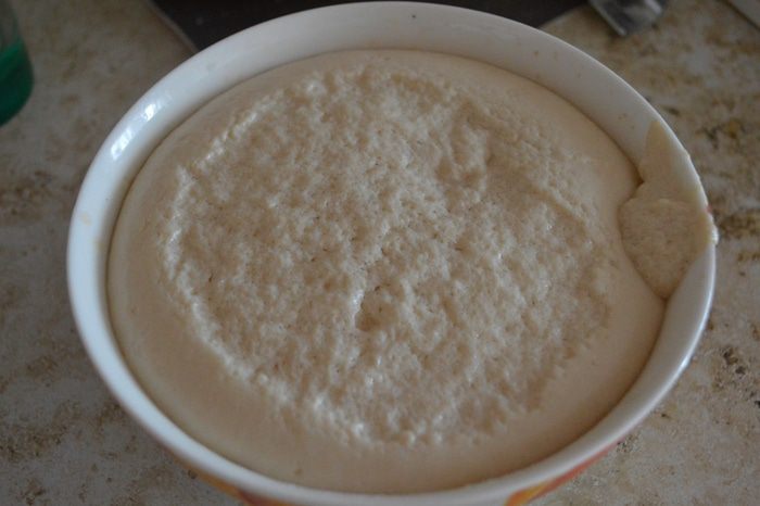 Сдобный пирог с вишнями и маком