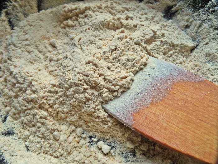 Кунжутное печенье на жареной муке