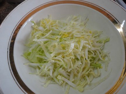 Корейский салат с орехами