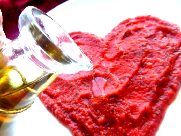 Сырная закуска-шарики в томатном соусе