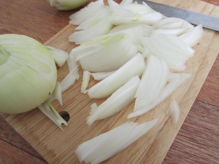 Паштет из куриных желудков с морковью и луком