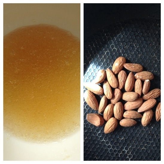 Творожный десерт-рулет с клубникой и миндалем