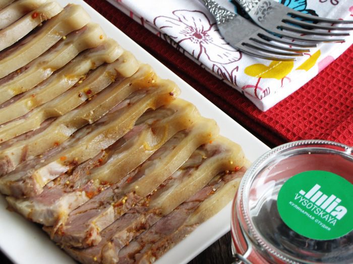Свиная рулька прессованная