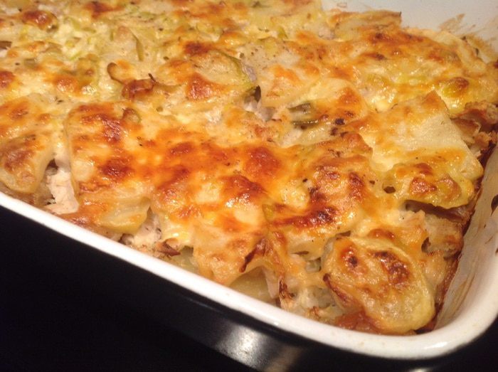 Запеканка из говядины с пореем и хреном