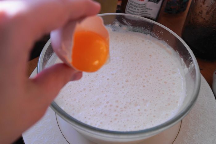 Дрожжевые блинчики с сыром