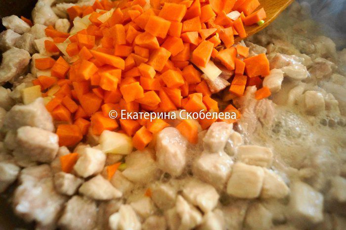 Пирог из заварного теста с ароматнейшей мясной начинкой