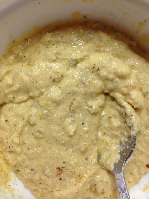 Манные котлеты под клюквенным соусом