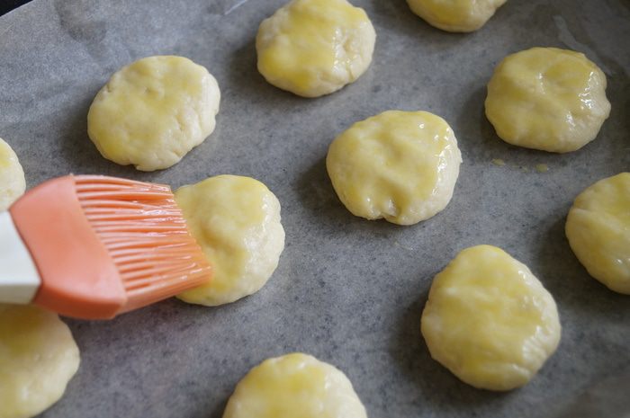 Песочное печенье на сметане с миндалем