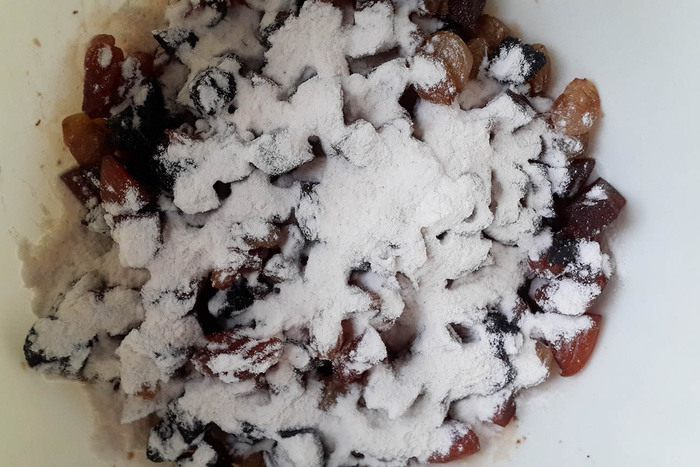 Рождественский кекс с коньяком, цукатами и сухофруктами
