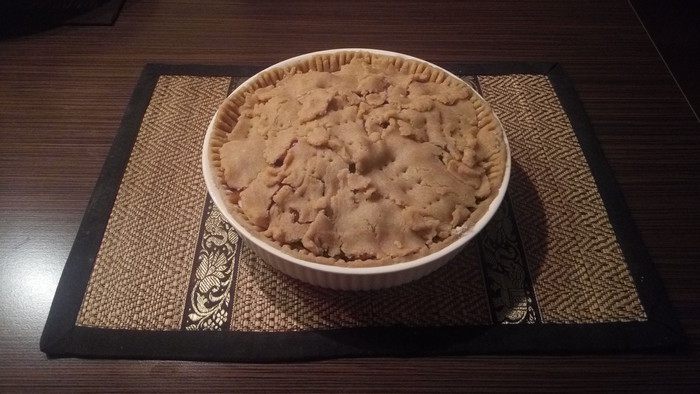 Закрытый пирог с фруктовой начинкой