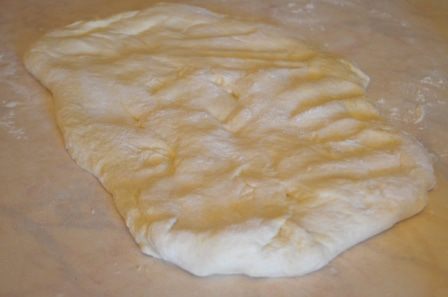 Плетенка с капустой, яйцом и красным луком