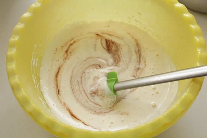 Бруснично-творожный пирог с двумя видами шоколада