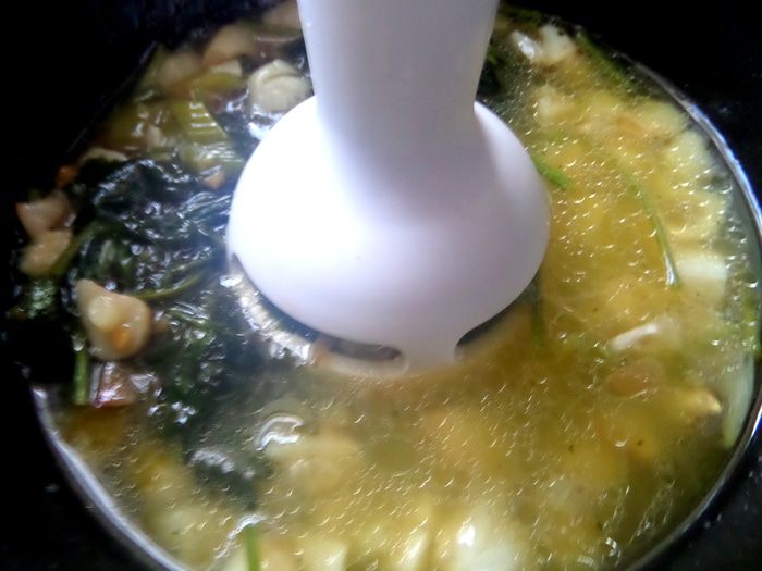 Французский чесночный суп с сырными гренками