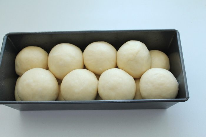 Сдобный хлеб с узором