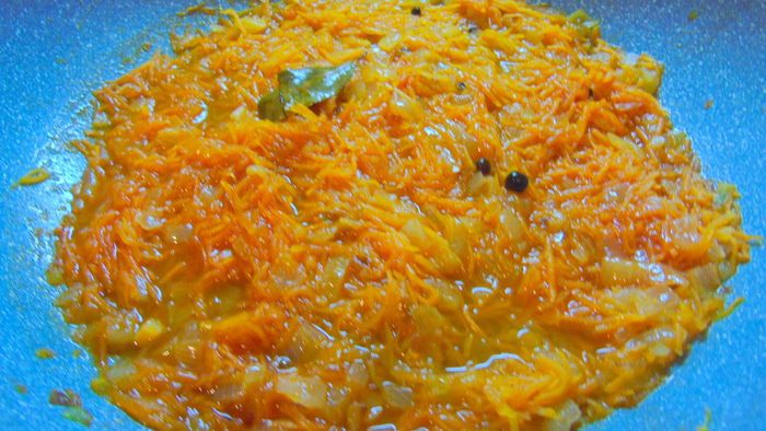 Пряная закуска с жареной малосольной сельдью 