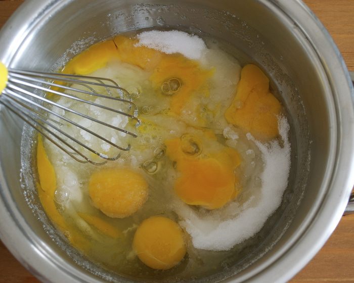 Тарт с лимонным кремом и фисташками