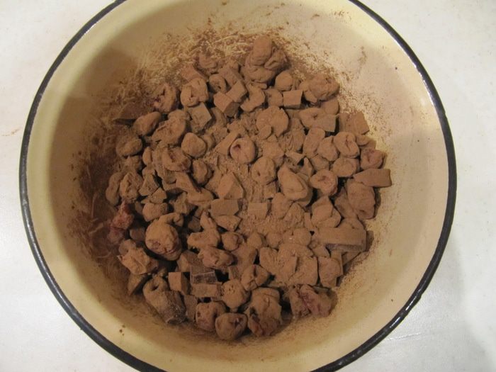 Булочки с шоколадом, вишней и песочной крошкой