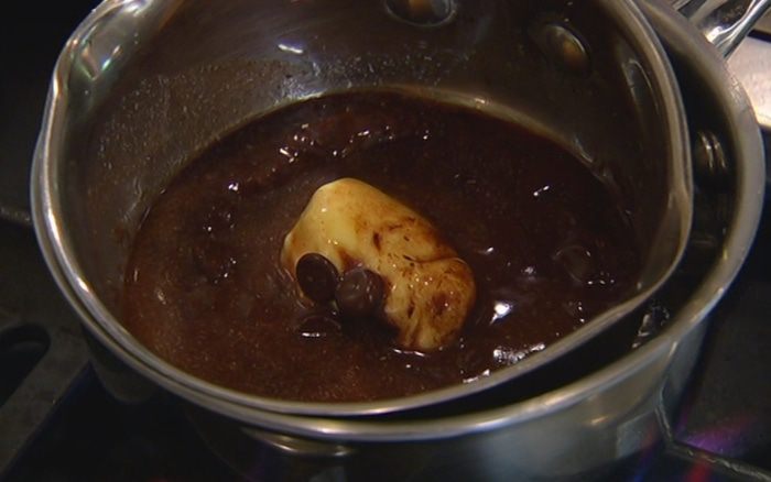 Шоколадные маффины с черешней 