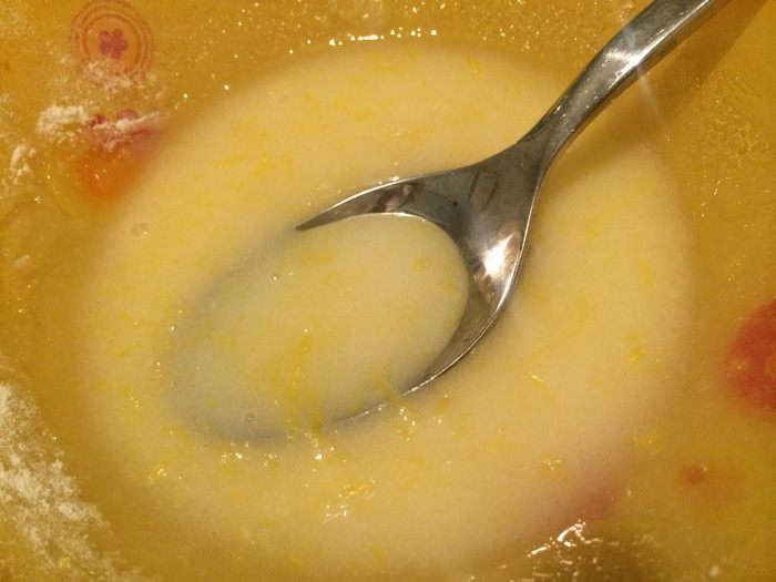 Банановый кекс с маком и лимонной глазурью
