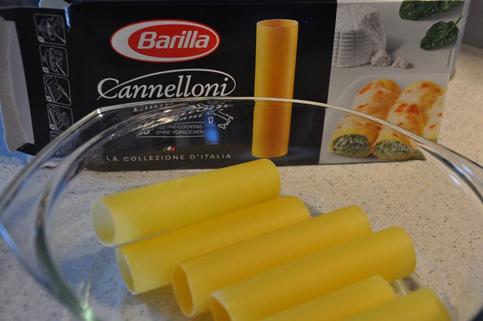 Каннеллони с креветками и шпинатом