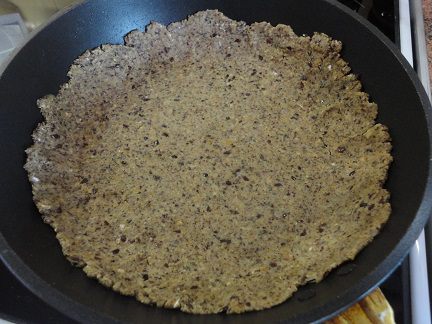 Овсяный пирог с яблоками и черносливом