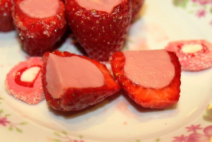 Клубничный мусс в клубнике 